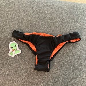 Jolyn Manhattan Bottoms